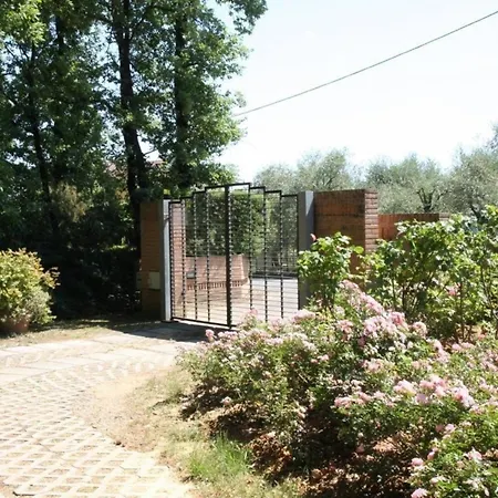 In Basetti Mit Garten Und Grill