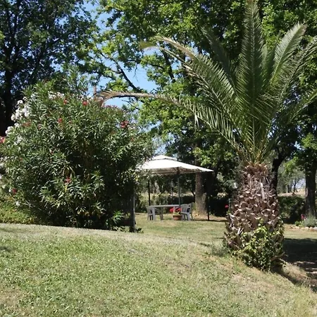 別荘 In Basetti Mit Garten Und Grill モンテカルロ